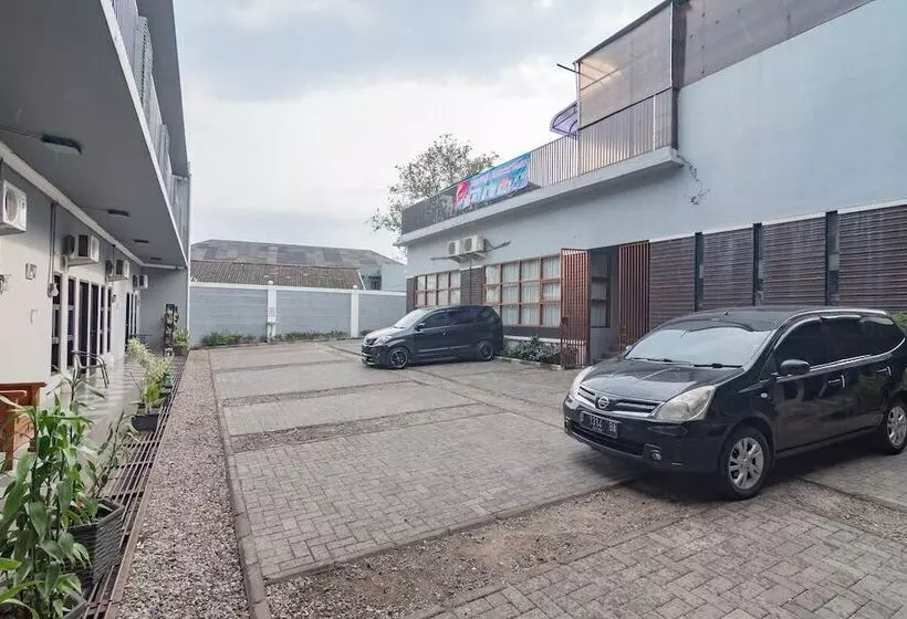 ペンション Reddoorz Near Jatinangor Town Square