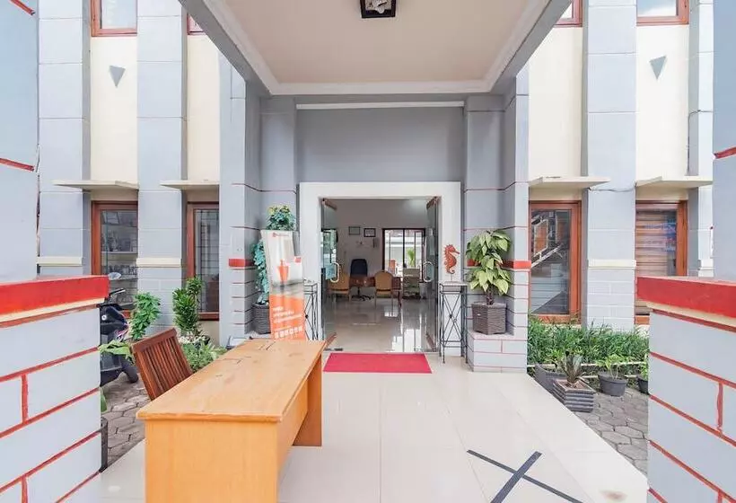 ペンション Reddoorz Near Jatinangor Town Square