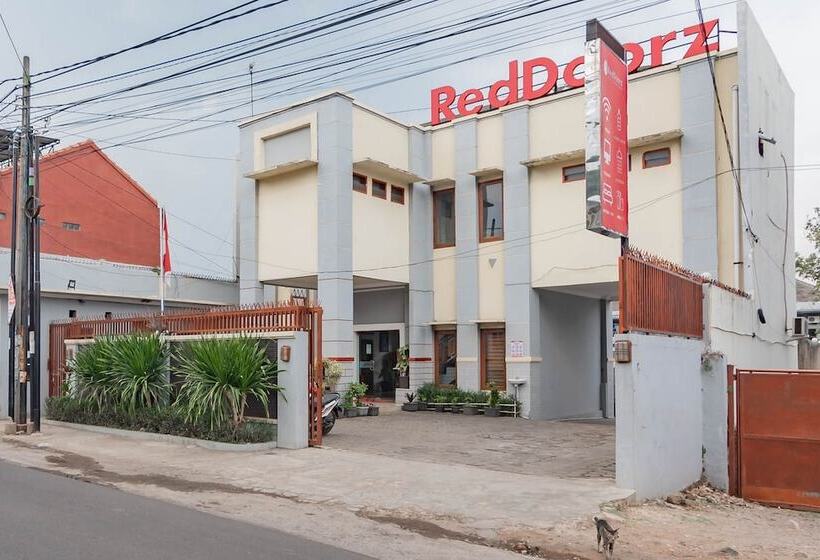 פנסיון Reddoorz Near Jatinangor Town Square