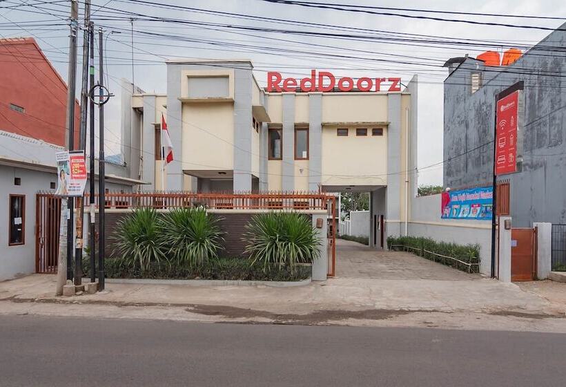 פנסיון Reddoorz Near Jatinangor Town Square