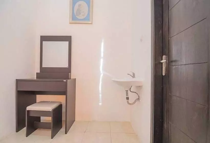 ペンション Reddoorz Near Jatinangor Town Square