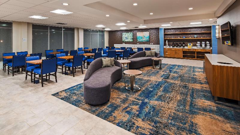 בית מלון כפרי Best Western Plus Isanti