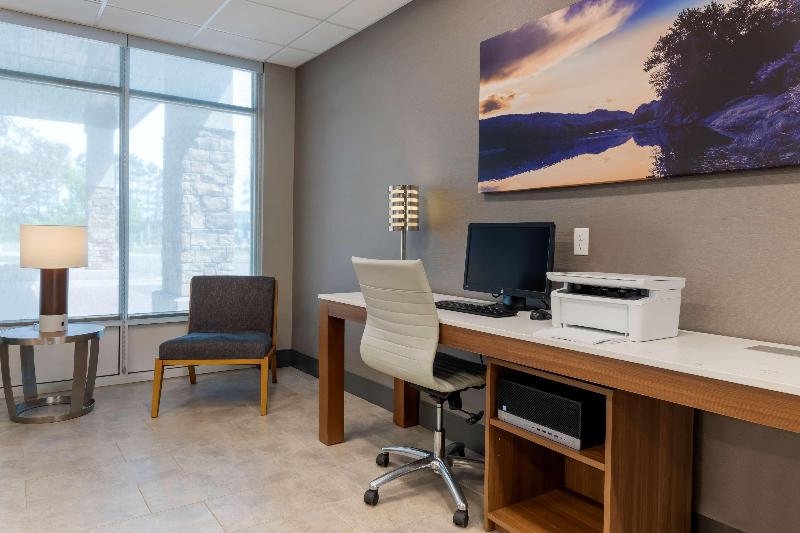 בית מלון כפרי Best Western Plus Isanti