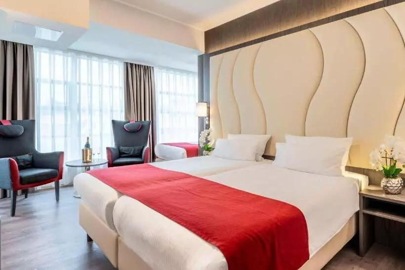 Hotelli Plaza Premium Den Haag City Center