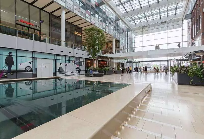 ホテル Hampton By Hilton Utrecht Central Station