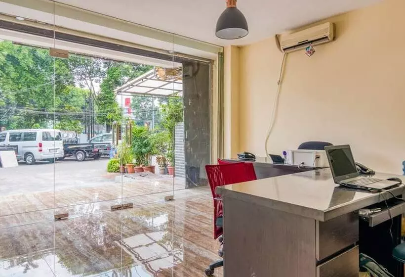 Majatalo Reddoorz At Tebet Barat 2