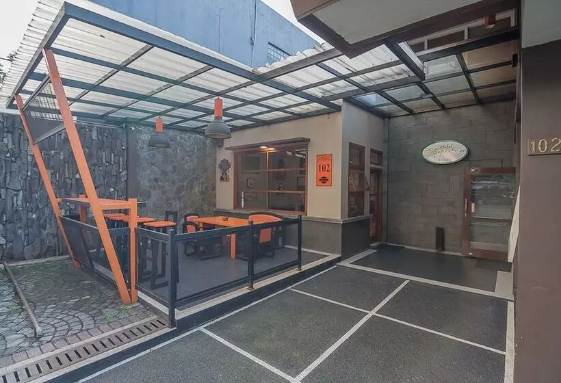 ペンション Reddoorz Plus Near Museum Geologi Bandung