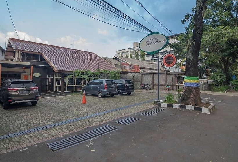 Пансион Reddoorz Plus Near Museum Geologi Bandung