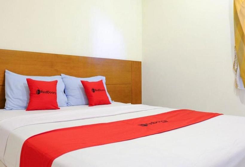 Pension (Hôtel basse catégorie) Reddoorz Near Universitas Kristen Satya Wacana