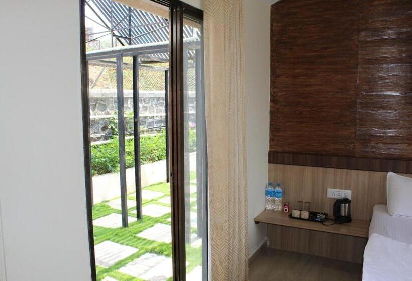 Green Velvet Resort Near Pawna Lake