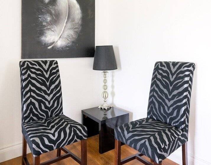 펜션 Willow House Bed & Breakfast And Orchard Studios Self Catering