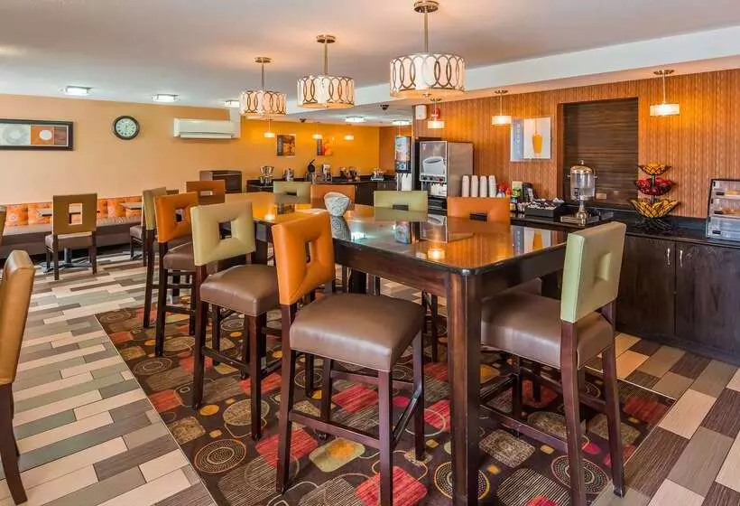 ホテル Best Western Luxbury Inn Fort Wayne