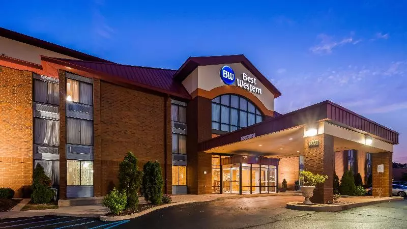ホテル Best Western Luxbury Inn Fort Wayne