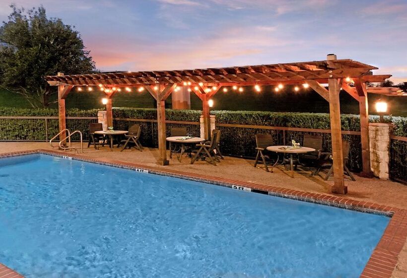 Отель Best Western Plus Lewisville Flower Mound