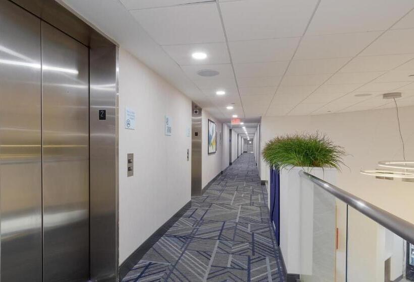 فندق Holiday Inn Express & Suites Phoenix   Tempe, An Ihg