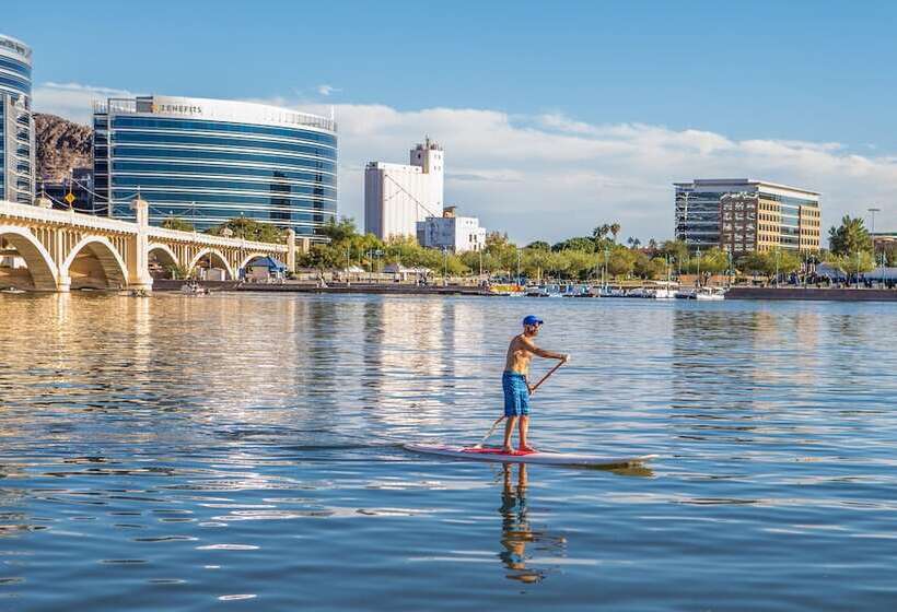 فندق Holiday Inn Express & Suites Phoenix   Tempe, An Ihg