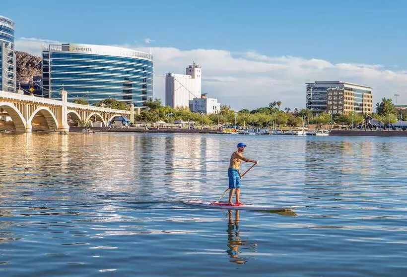 בית מלון כפרי Holiday Inn Express & Suites Phoenix   Tempe, An Ihg