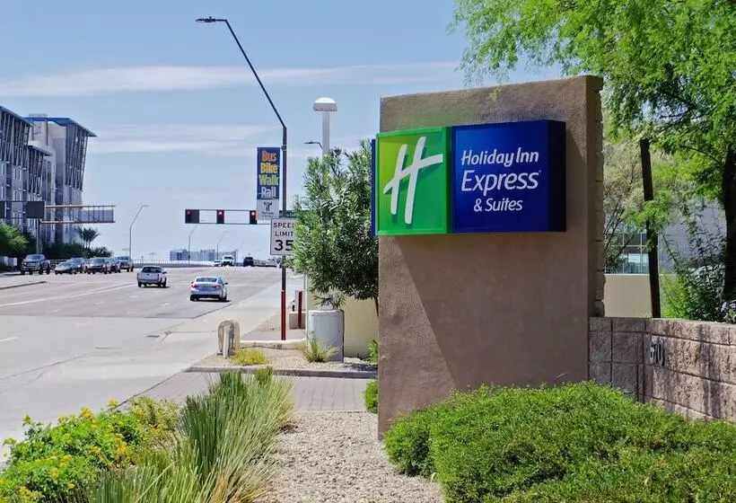 בית מלון כפרי Holiday Inn Express & Suites Phoenix   Tempe, An Ihg