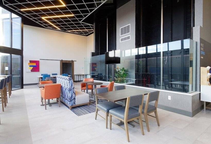 فندق Holiday Inn Express & Suites Phoenix   Tempe, An Ihg