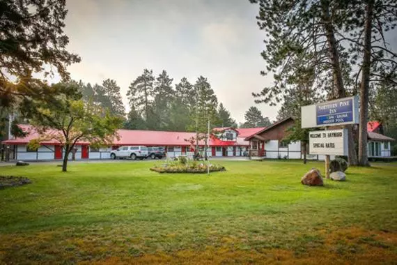 Отель Northern Pine Inn