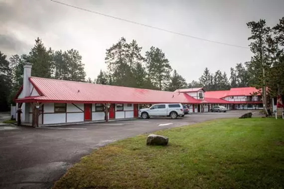 Отель Northern Pine Inn