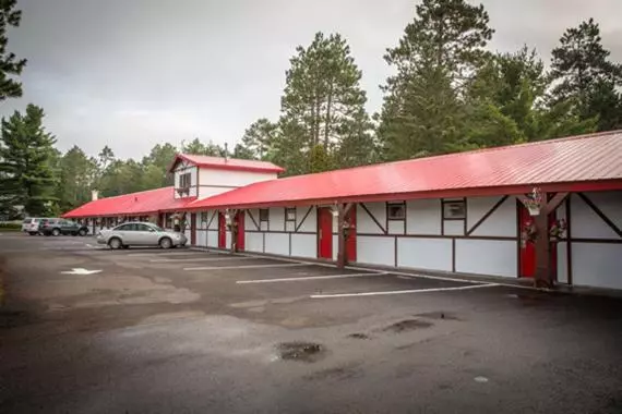 Отель Northern Pine Inn