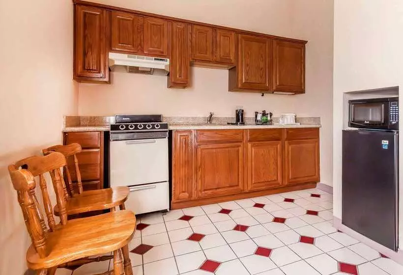 호텔 Quality Inn & Suites Owasso Us 169