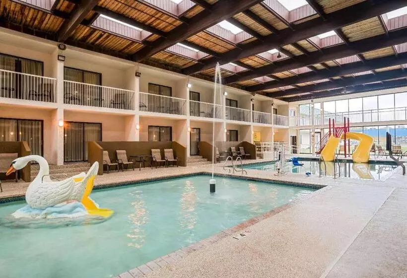 Ramada By Wyndham Plymouth Hotel & Conference Center