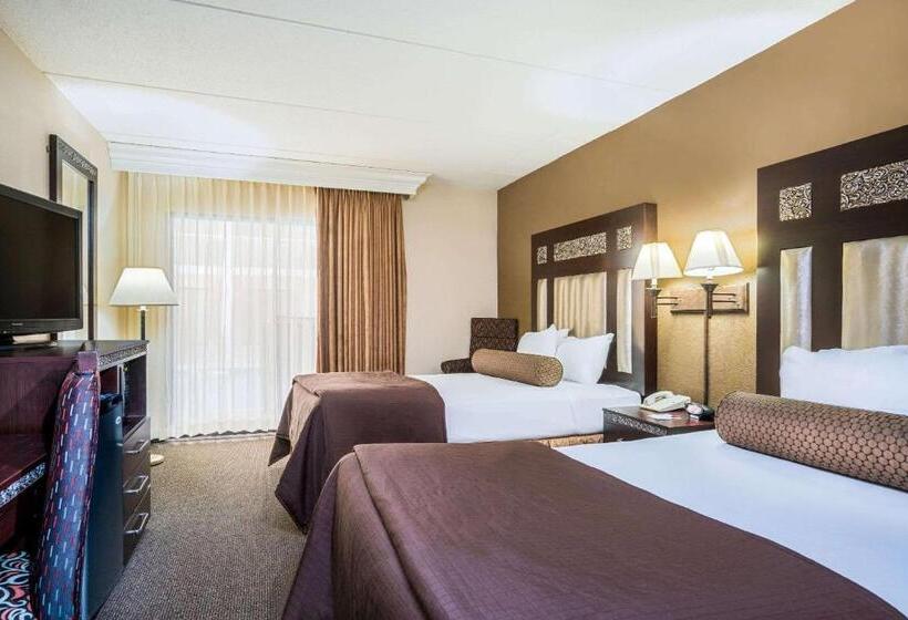 Ramada By Wyndham Plymouth Hotel & Conference Center