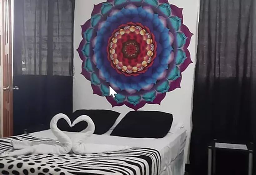 ベッドアンドブレックファースト Dharma Casa Holistica