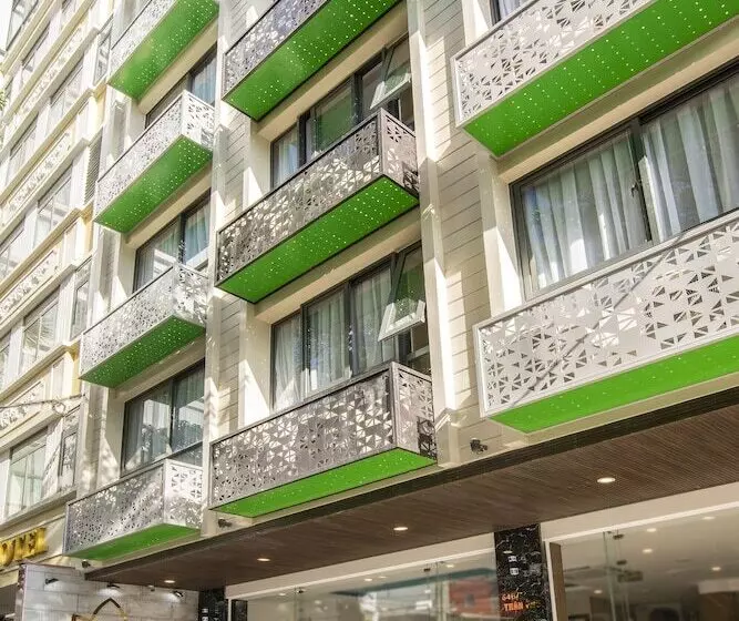 هتل Golden Lotus Central