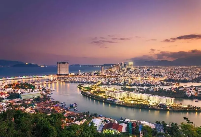 هتل Golden Lotus Central