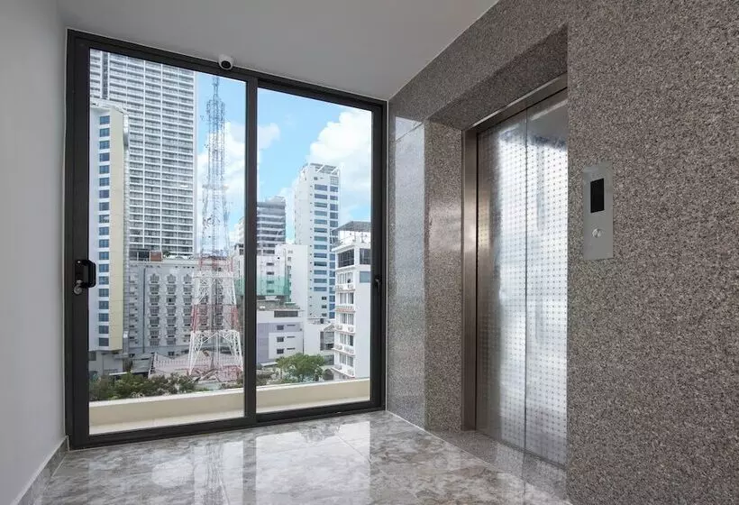 هتل Golden Lotus Central