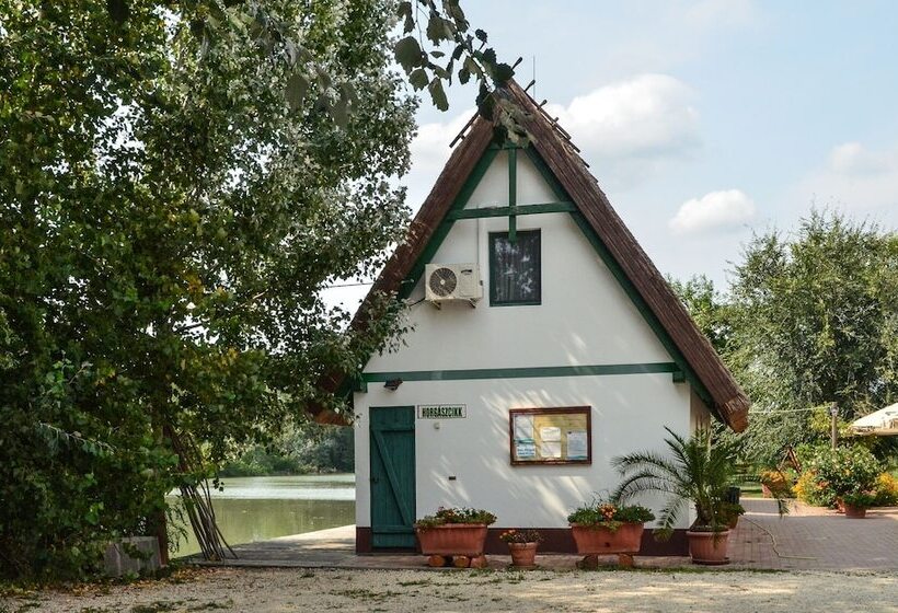 ユースホステル Antal Tavi Fogadó és Horgászparadicsom