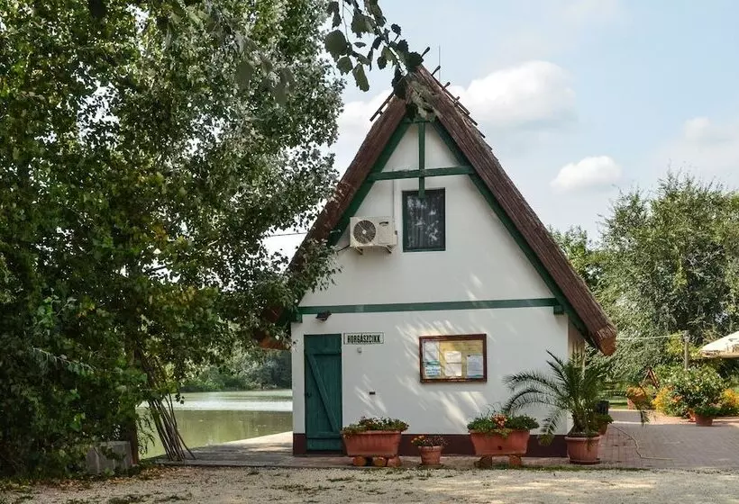 ユースホステル Antal Tavi Fogadó és Horgászparadicsom