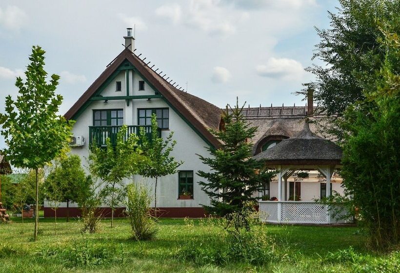 ユースホステル Antal Tavi Fogadó és Horgászparadicsom