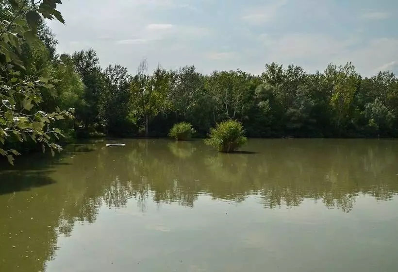 ユースホステル Antal Tavi Fogadó és Horgászparadicsom