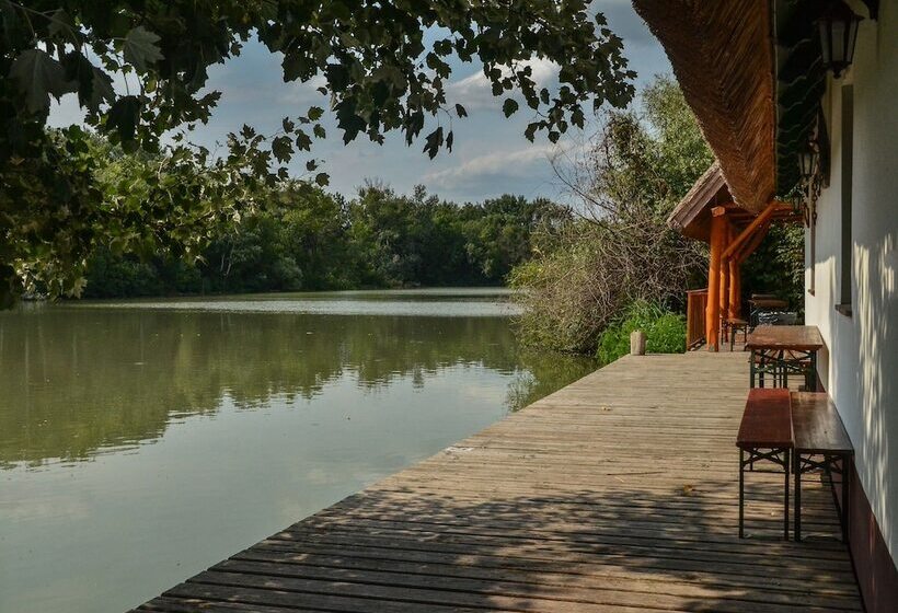 ユースホステル Antal Tavi Fogadó és Horgászparadicsom