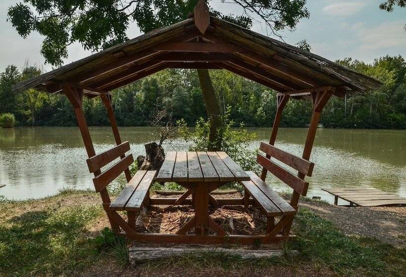 ユースホステル Antal Tavi Fogadó és Horgászparadicsom