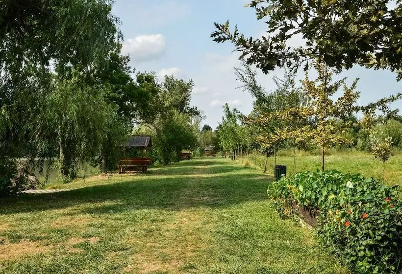 ユースホステル Antal Tavi Fogadó és Horgászparadicsom