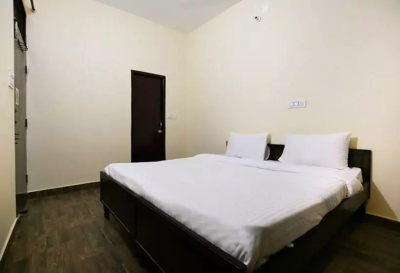 Spot On 49328 Sukh Motel