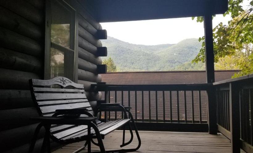 Tanglewood Motel And Log Cabins