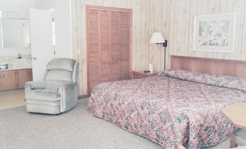 Tanglewood Motel And Log Cabins