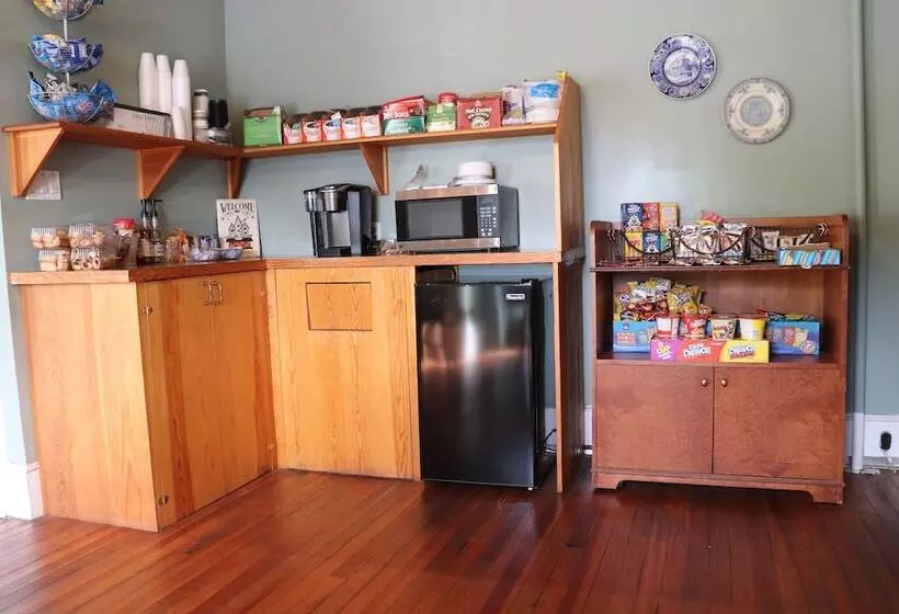 Retkeilymaja Reynolds House Inn