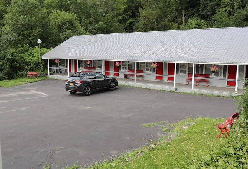 ユースホステル Reynolds House Inn