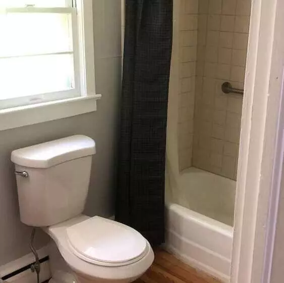 Retkeilymaja Reynolds House Inn