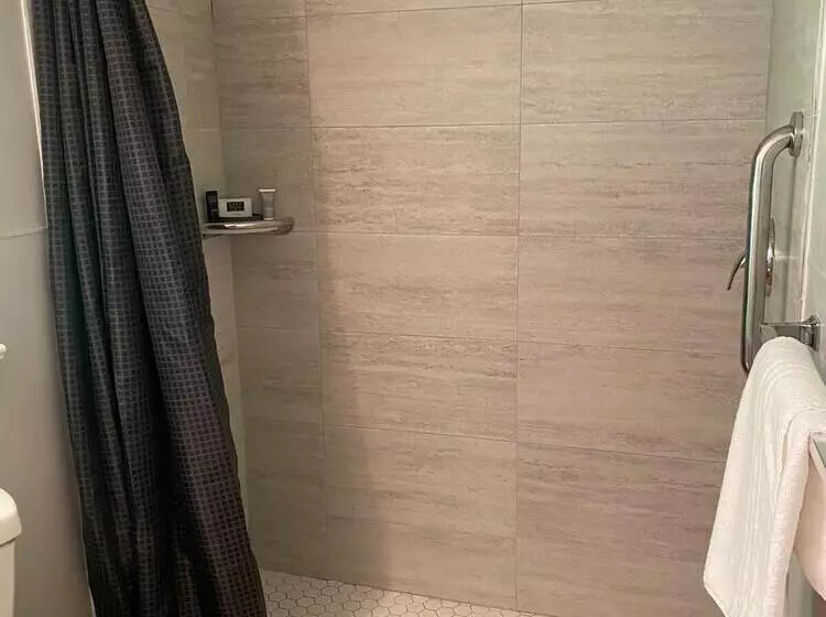 Retkeilymaja Reynolds House Inn