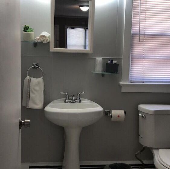 ユースホステル Reynolds House Inn