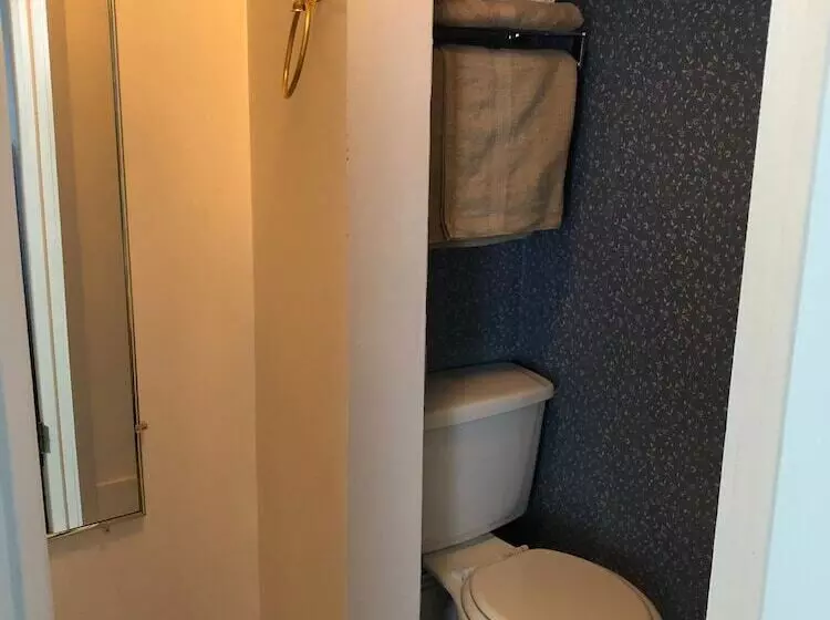 Retkeilymaja Reynolds House Inn