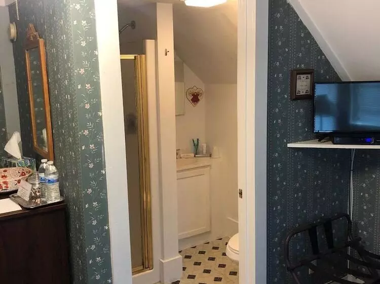 Retkeilymaja Reynolds House Inn